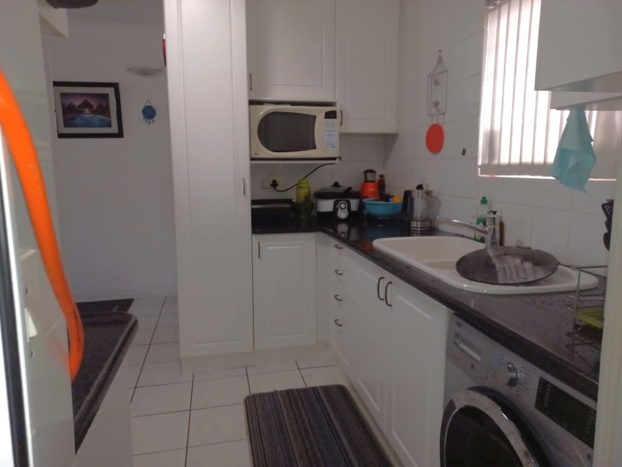 2 Bedroom Property for Sale in Harbour Island Western Cape